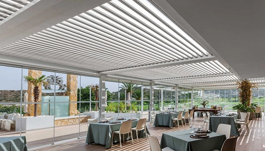 pergola bioclimatica restaurante